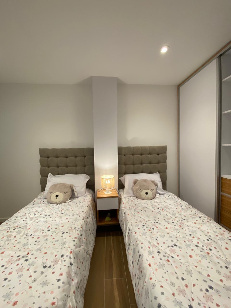 Venta de departaento de 3 ambientes en zona Centro, con vista lateral al mar