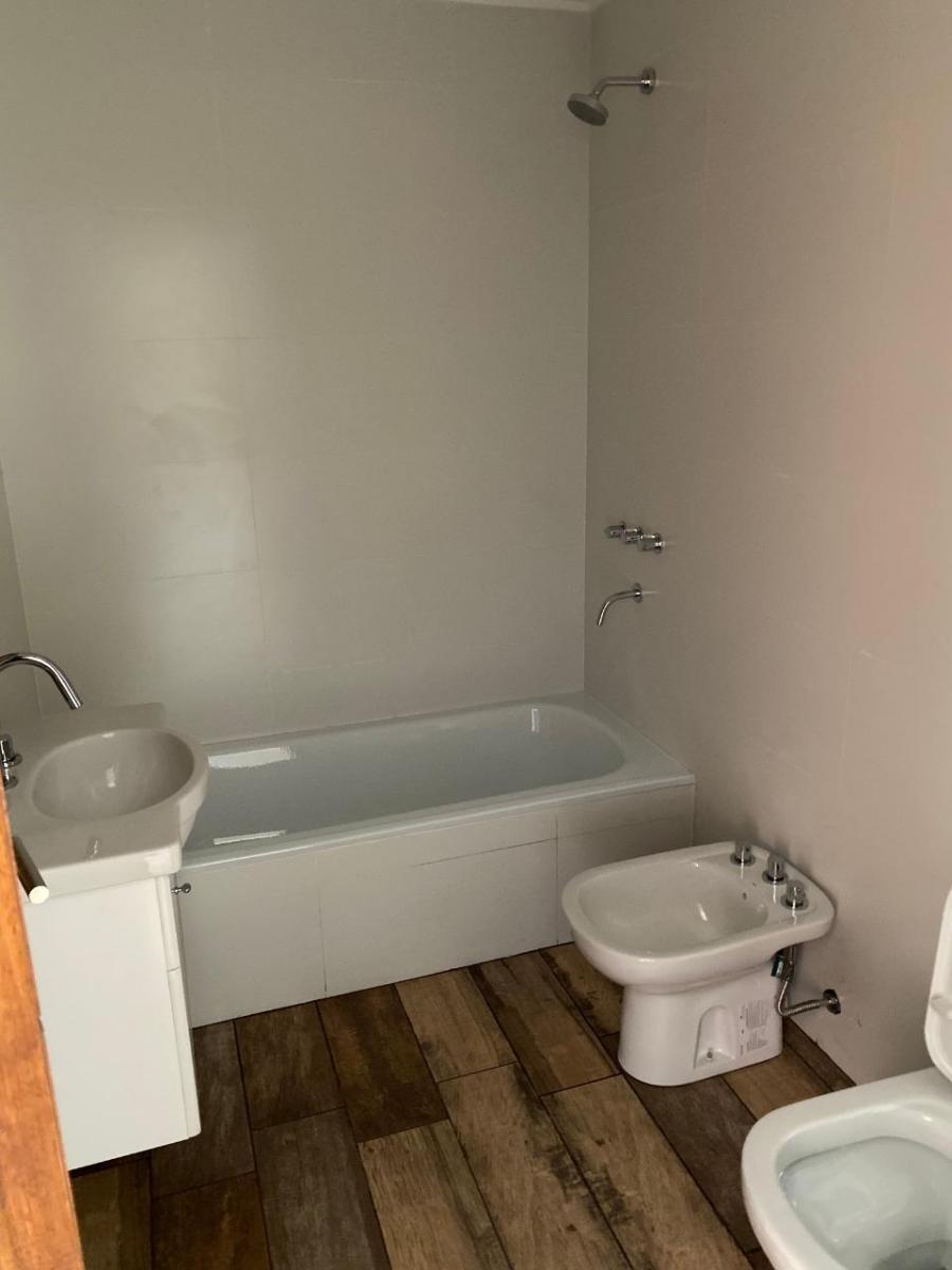 Venta Semipiso de 2 Ambientes con Cochera Zona Chauvin