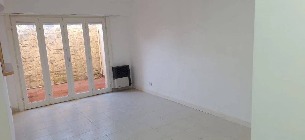 Venta de departamento de 3 ambientes en Macrocentro