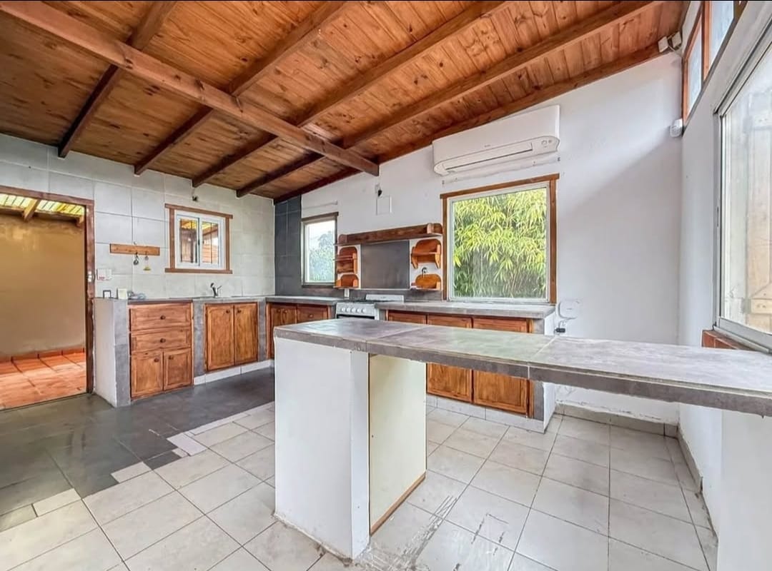 Venta de casa de 3 ambientes en Los Acantilados 