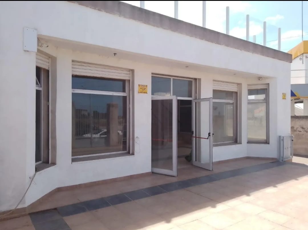 Venta de local de 575 mts2 en zona El Faro