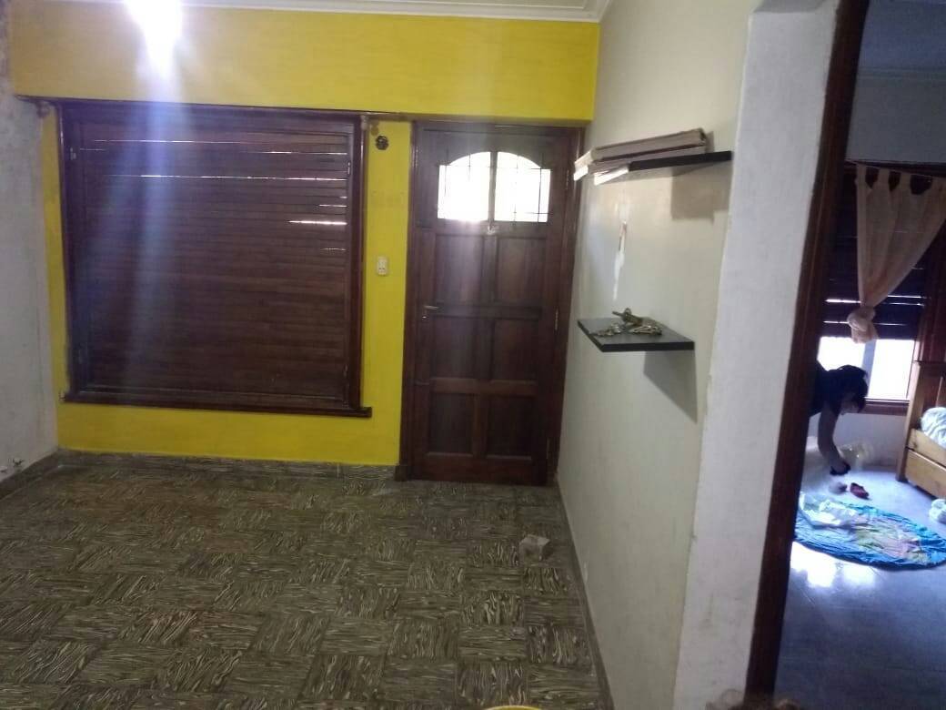 Venta de casa de 3 ambientes en barrio El Progreso
