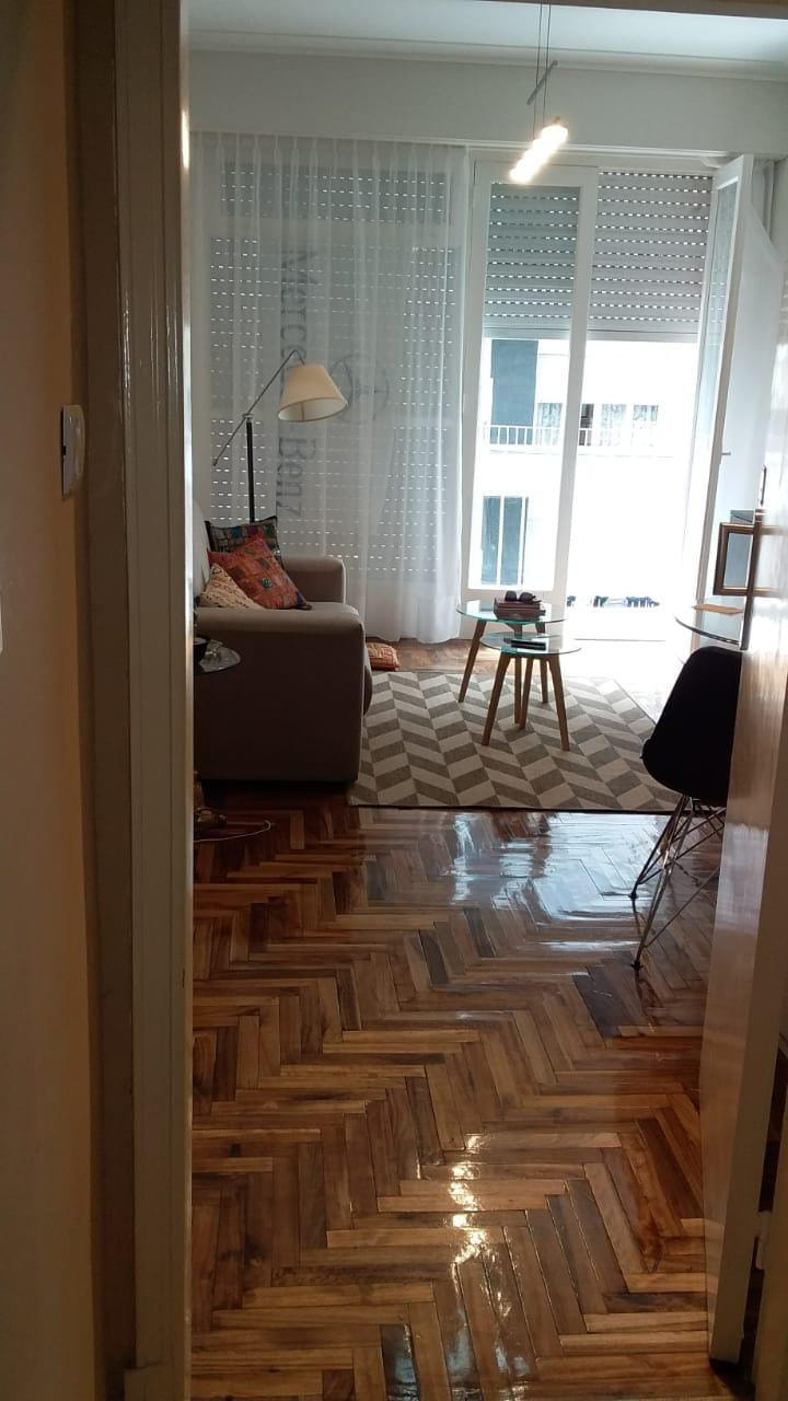 Venta de departamento de 2 ambientes con vista al mar en zona Centro