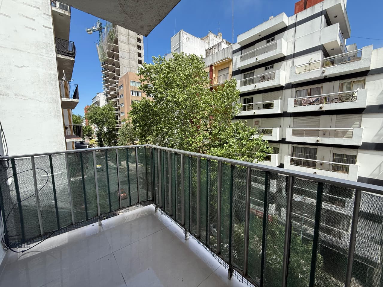 Venta Departamento 3 Ambientes a la calle con Balcón Zona Plaza Mitre 
